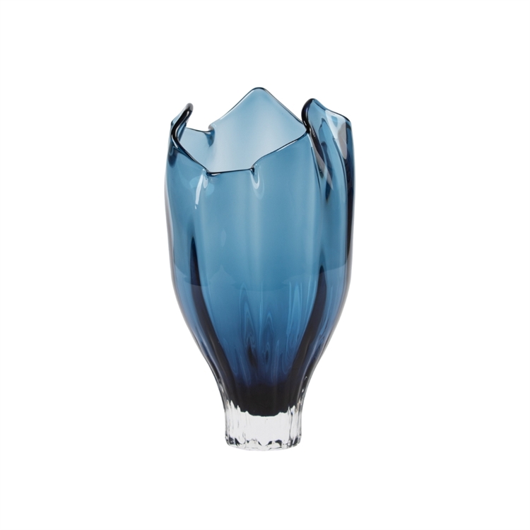 Kodanska Faith Vase 02 - Blue Smoke